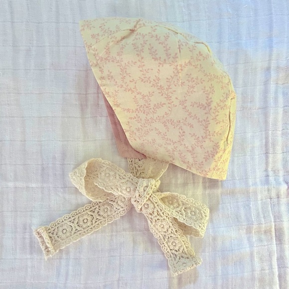 Handmade, Reversible, Light Pink And Cream Baby Bonnet🩷 - Picture 7 of 7